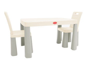Набір стіл і 2 стільці. Doloni Toys 04680/11