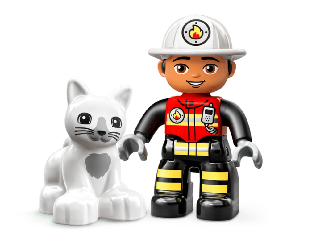 Конструктор LEGO DUPLO Town Пожарная машина со шлангом и пожарным, 28 деталей