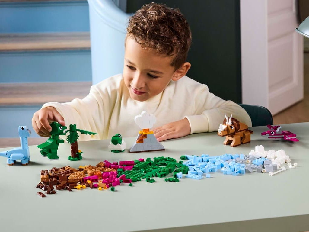 Конструктор LEGO Classic Творческие динозавры, 450 шт