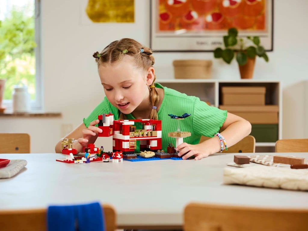 Конструктор LEGO Minecraft Грибной дом, 272 детали