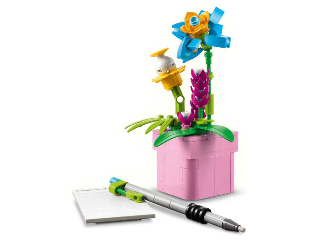 Конструктор LEGO Creator 3 в 1 Друкарська машинка з квітами, 363 деталі
