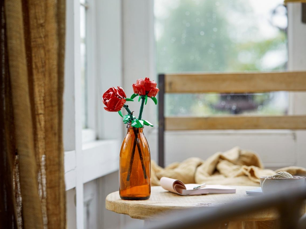 Конструктор LEGO Botanicals Троянди, 120 деталей