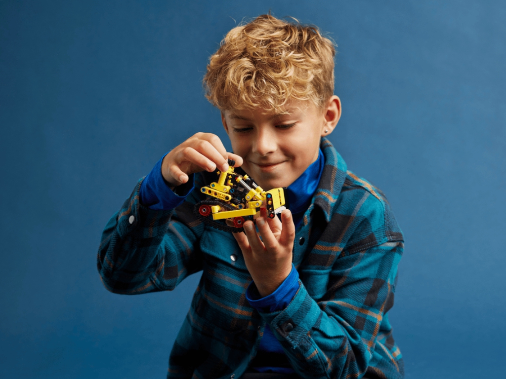 Конструктор LEGO Technic Сверхмощный бульдозер, 195 деталей