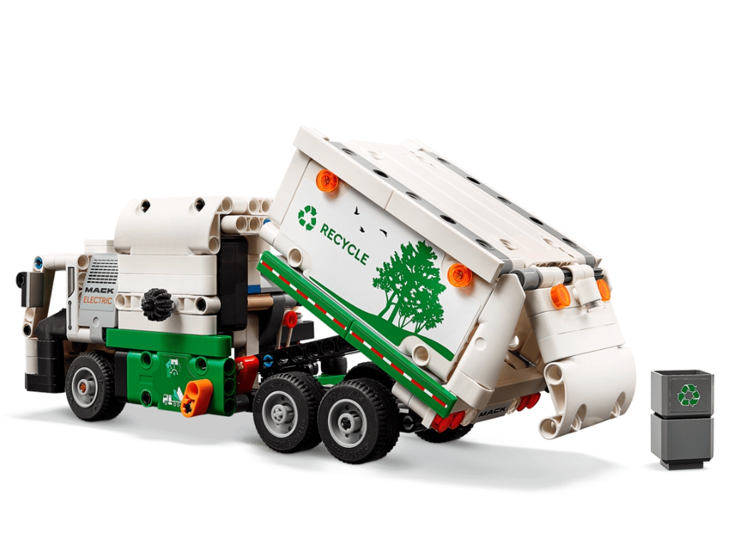 Конструктор LEGO Technic Мусоровоз Mack LR Electric, 503 детали