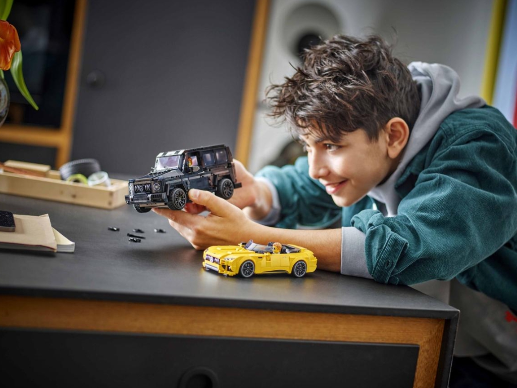 Конструктор LEGO Speed Champions Mercedes-AMG G 63 и Mercedes-AMG SL 63, 808 деталей