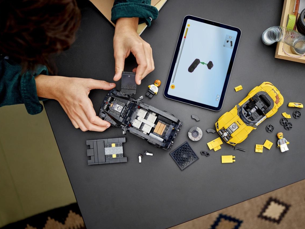Конструктор LEGO Speed Champions Mercedes-AMG G 63 и Mercedes-AMG SL 63, 808 деталей